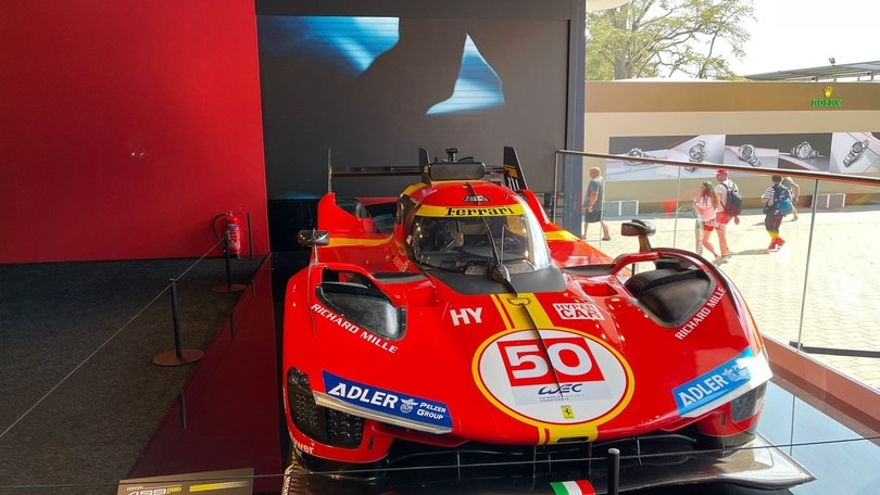 Le Mans, tutti pazzi per la Ferrari