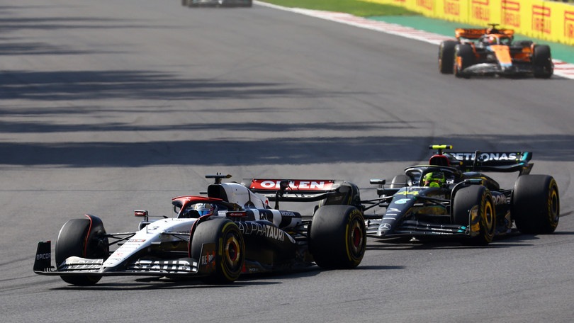 Ricciardo ritrova il sorriso: "Bello lottare con una Mercedes"