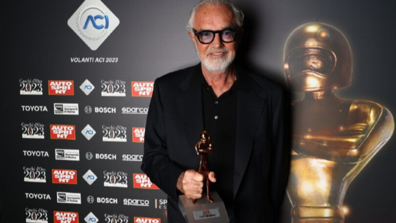 Flavio Briatore ai Caschi d'Oro 2023: "Vasseur sarà il francese che farà vincere la Ferrari?"