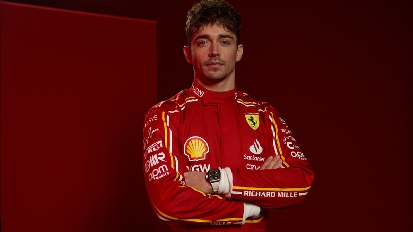 Ferrari, le nuove tute anticipano i colori della SF-24