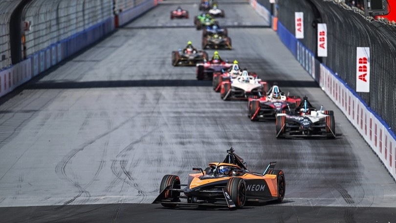 Ecclestone, la Formula E è tecnologicamente pari alla F1