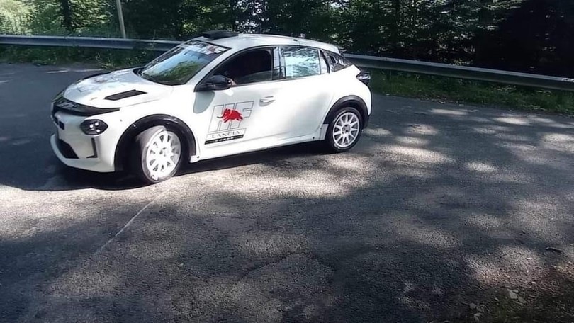 La Lancia Ypsilon muove i primi passi