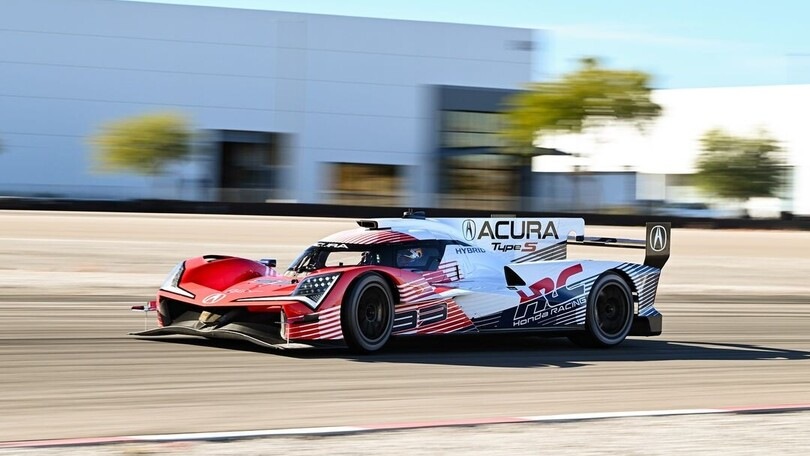Verstappen, prima volta su una LMDh a Las Vegas