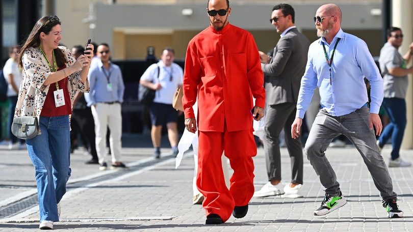 Hamilton parla da ferrarista: "Rendiamolo un anno da ricordare: andiamo!"