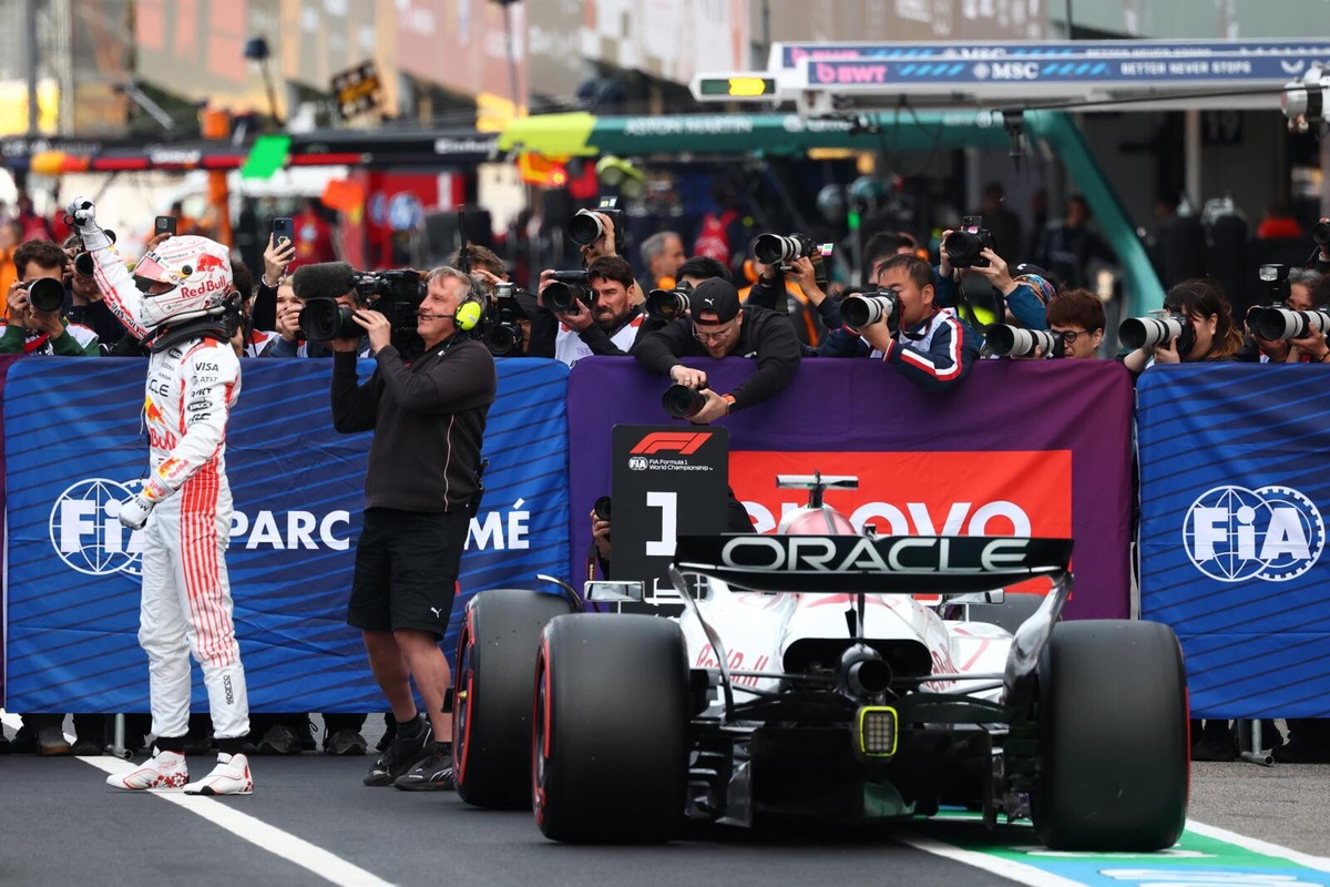 GP Giappone, le foto delle qualifiche e della straordinaria pole di Verstappen