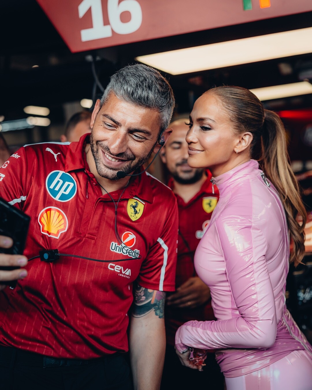 Ferrari, Jennifer Lopez nei box della Rossa in Arabia Saudita