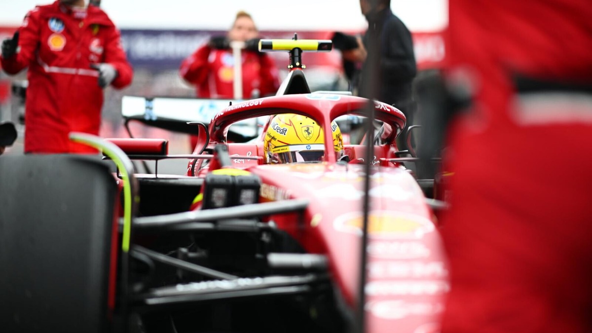 Cento giorni di Hamilton in Ferrari: attese, difficoltà e giudizi