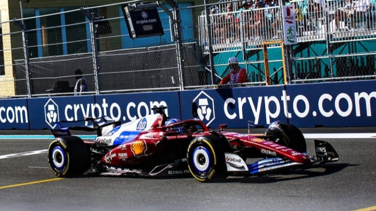 Ferrari, Leclerc ed Hamilton in coro: difficile rimontare, non siamo veloci