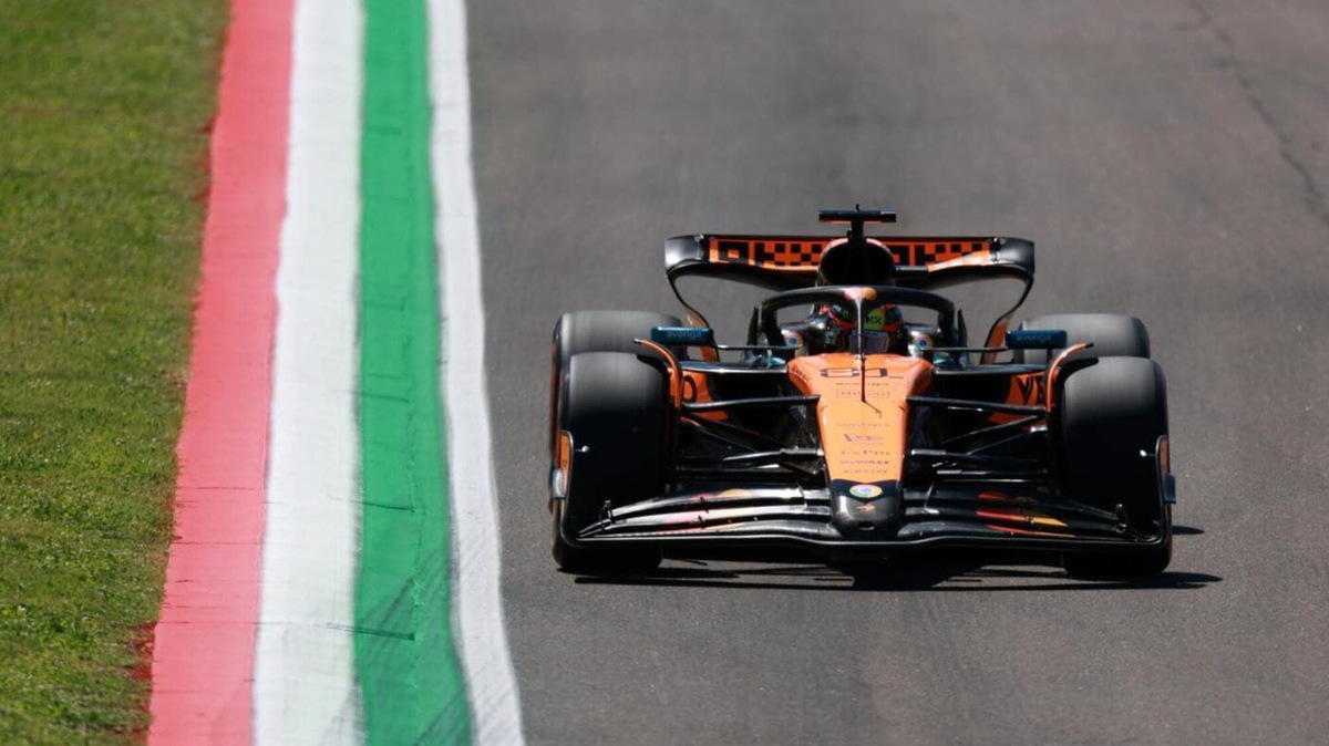 GP Emilia-Romagna, FP1: due McLaren davanti, Hamilton 5°, 12° Leclerc