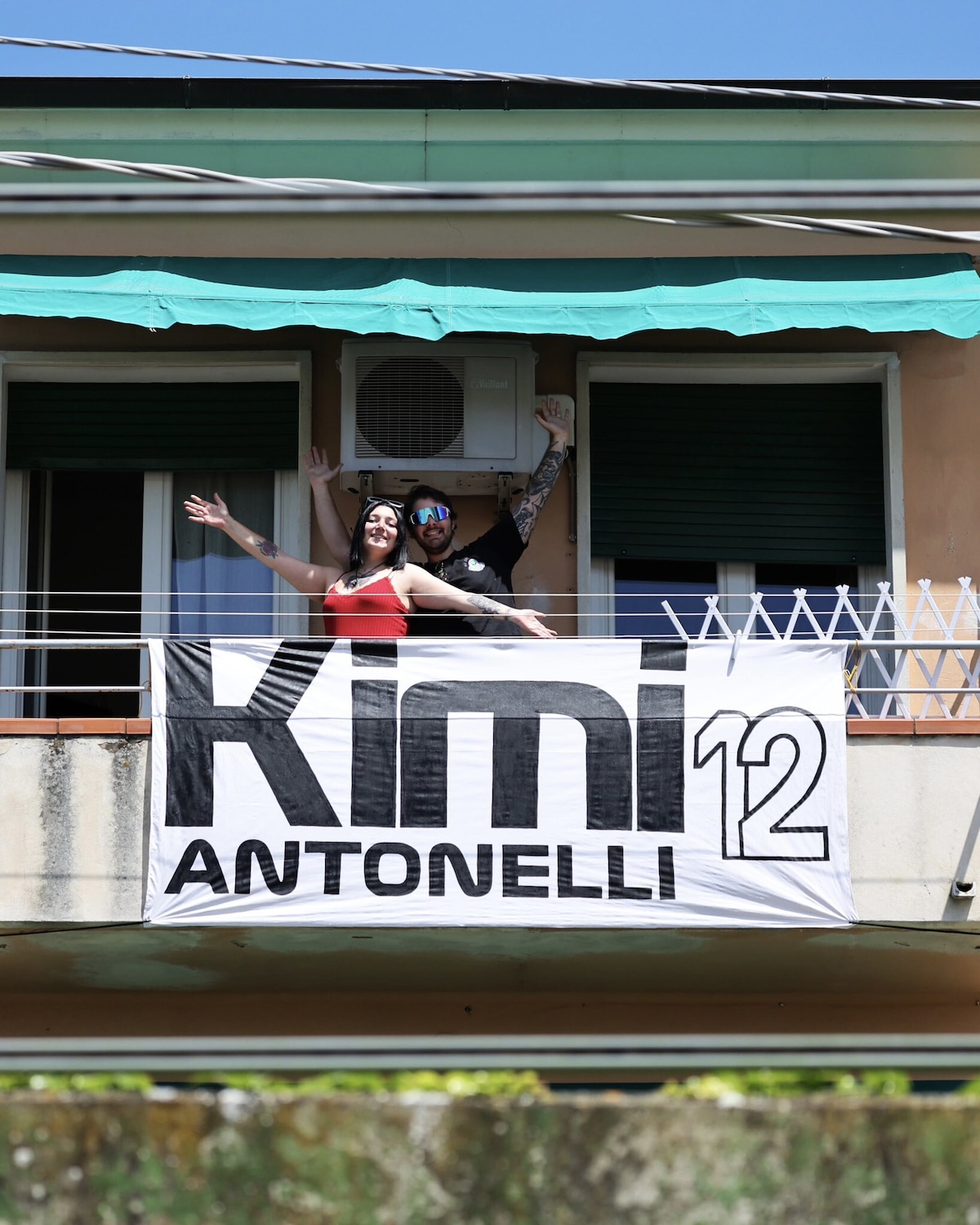 Ferrari e Antonelli, la passione dei tifosi italiani a Imola