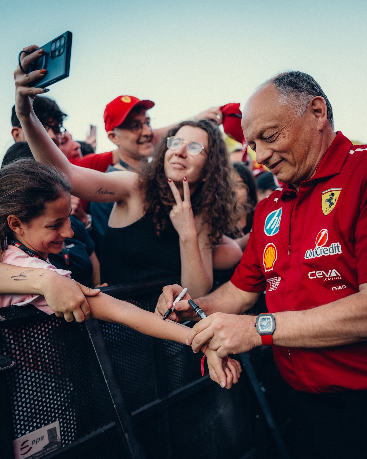 Ferrari e Antonelli, la passione dei tifosi italiani a Imola