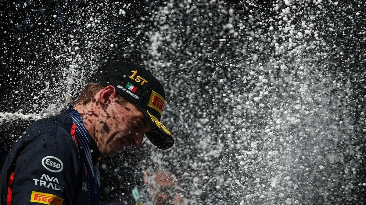 L'editoriale del direttore: Max gioca da marziano