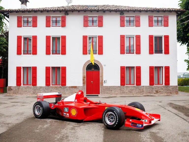 Ferrari F2001: la monoposto di Schumacher è stata venduta all'asta