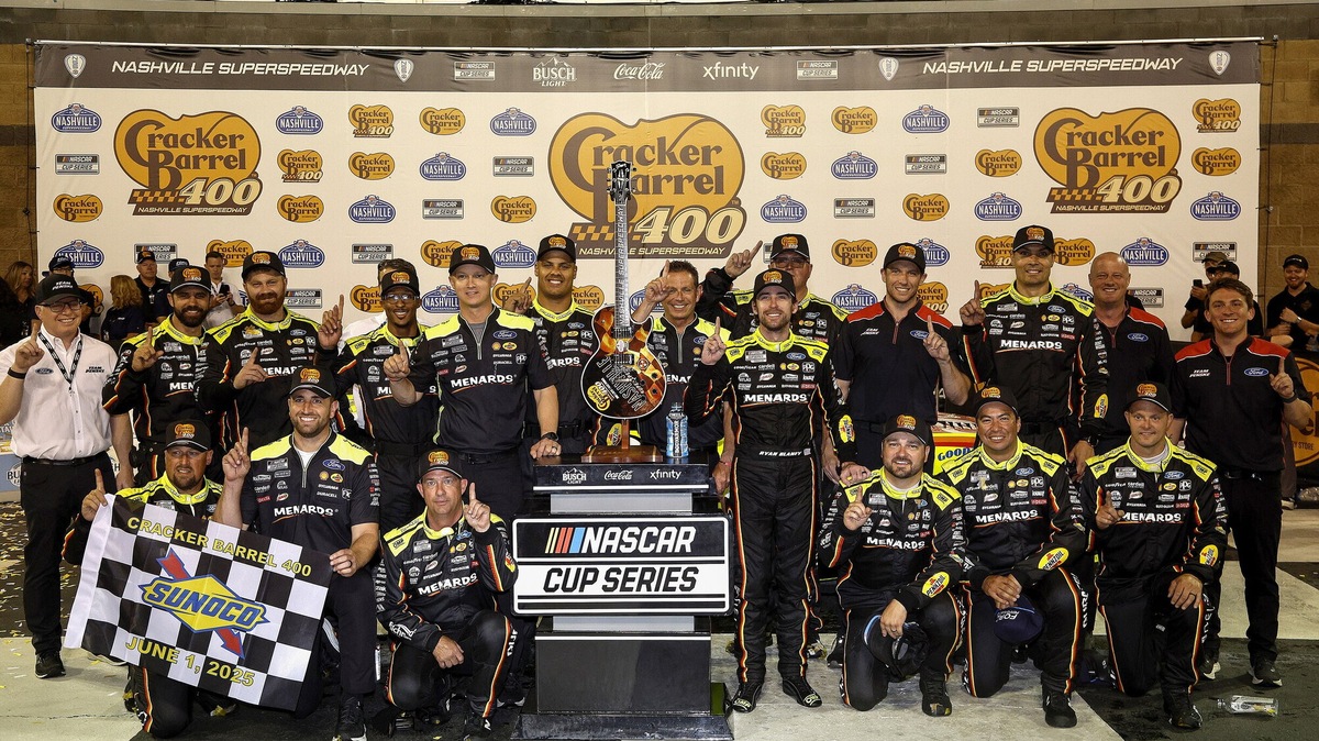 NASCAR: Blaney torna al successo nella Music City