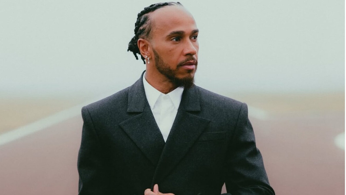 Lewis Hamilton, oltre la pista: un campione tra velocità, cinema e moda