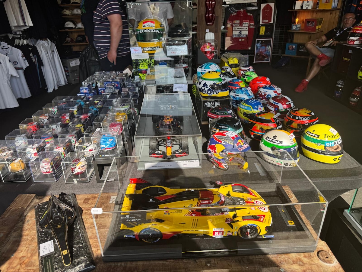 Le Mans, le foto del paddock