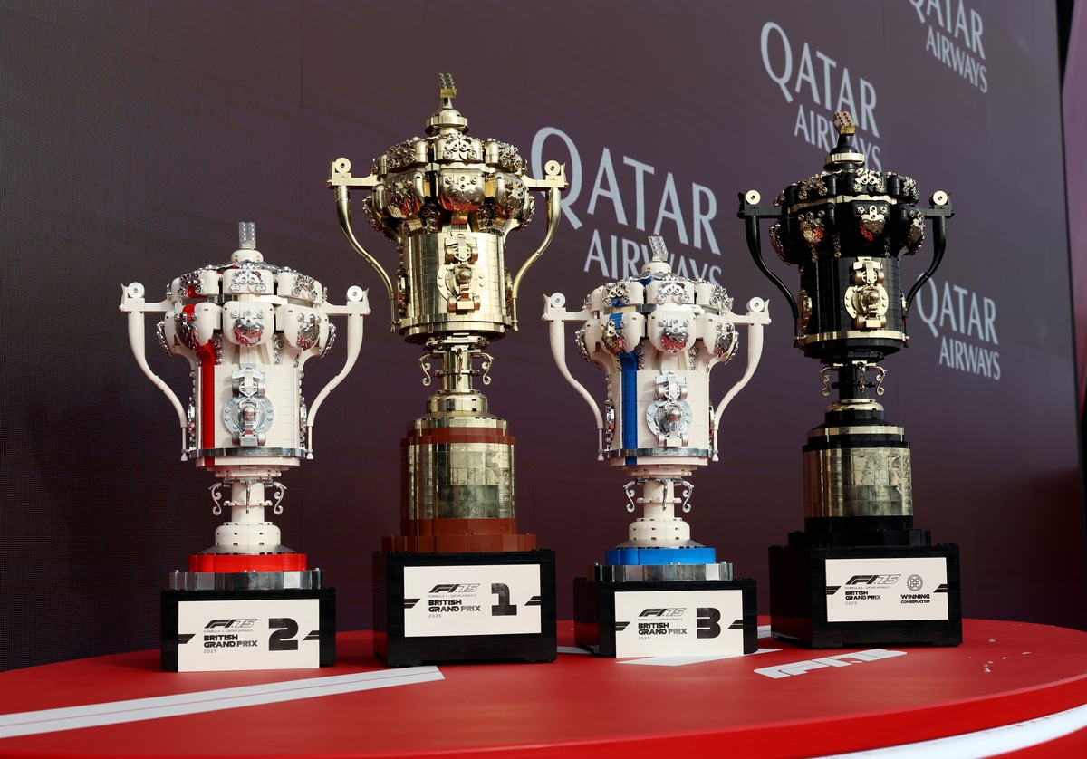 Lego sale sul podio a Silverstone: i trofei interamente realizzati in mattoncini