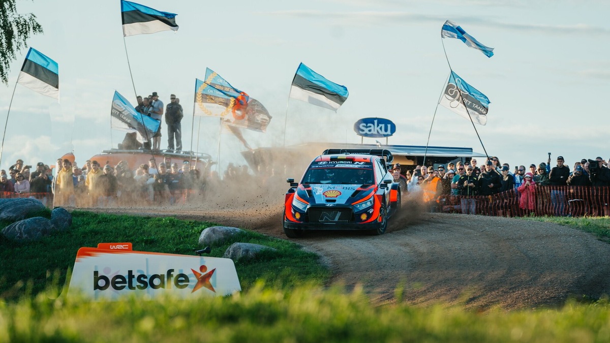 Rally di Estonia al via