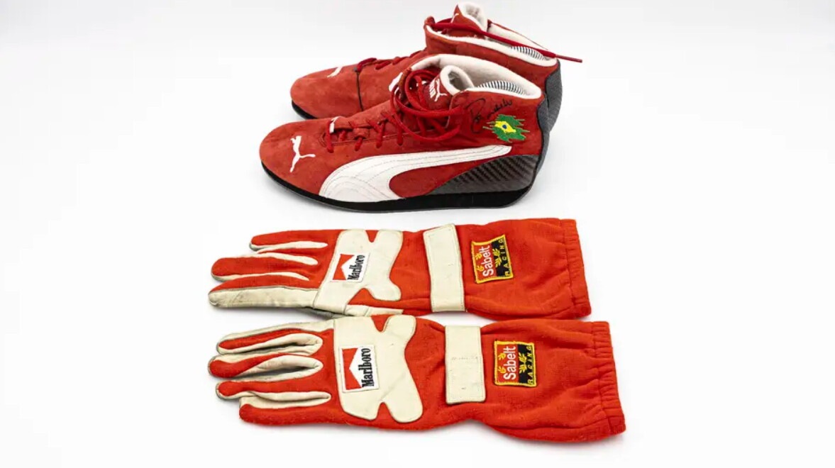 Da Senna a Schumacher, fino a Rosberg e Hamilton: all'asta da Sotheby's 300 cimeli dei campioni di F1