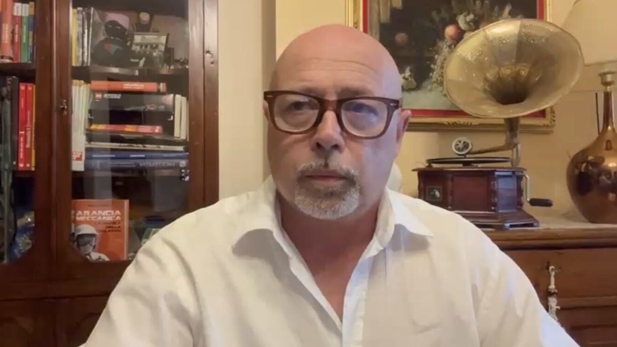 Leclerc in pole davanti alle McLaren in Ungheria