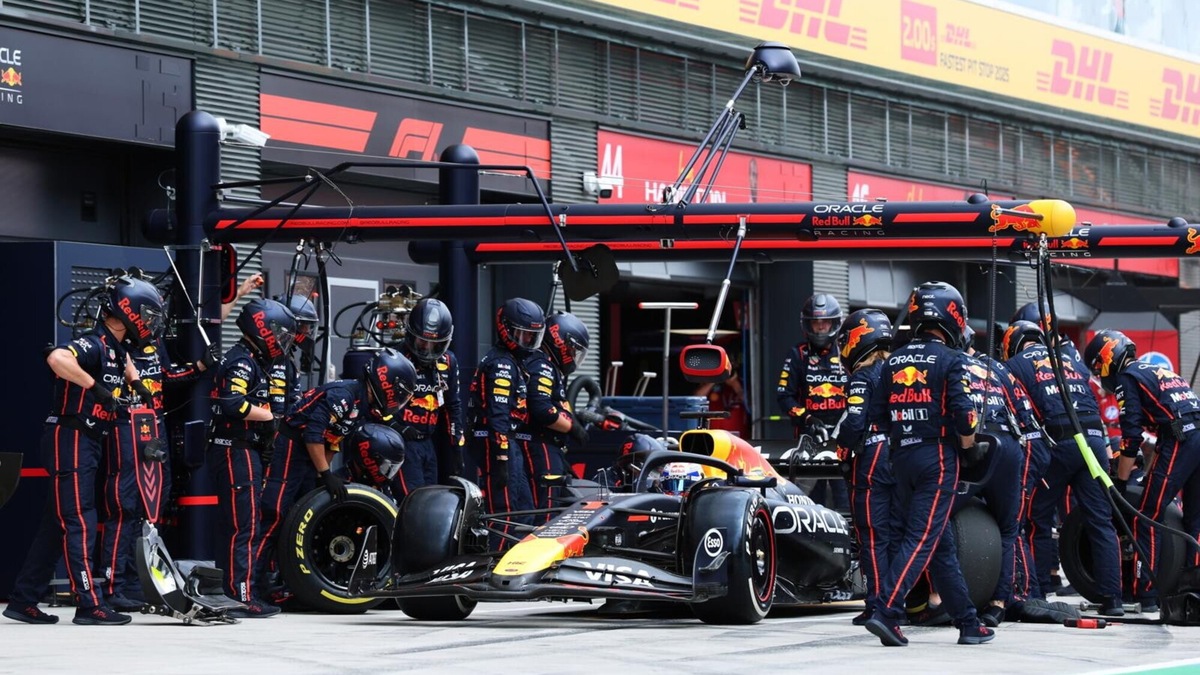 Red Bull: Verstappen limita i danni, Tsunoda perde terreno
