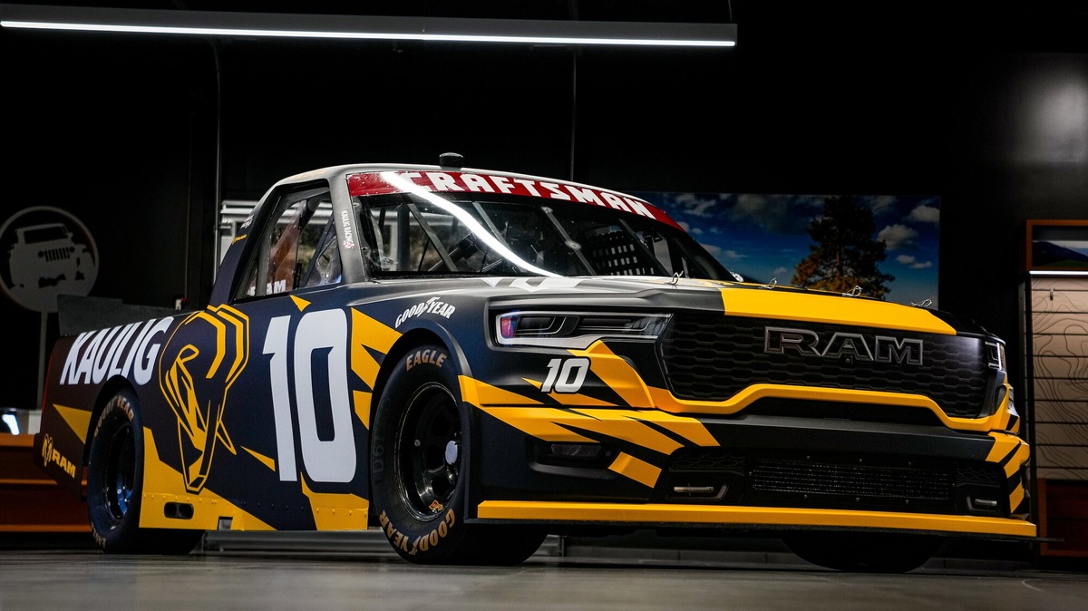 Stellantis torna in NASCAR, si inizia coi Truck