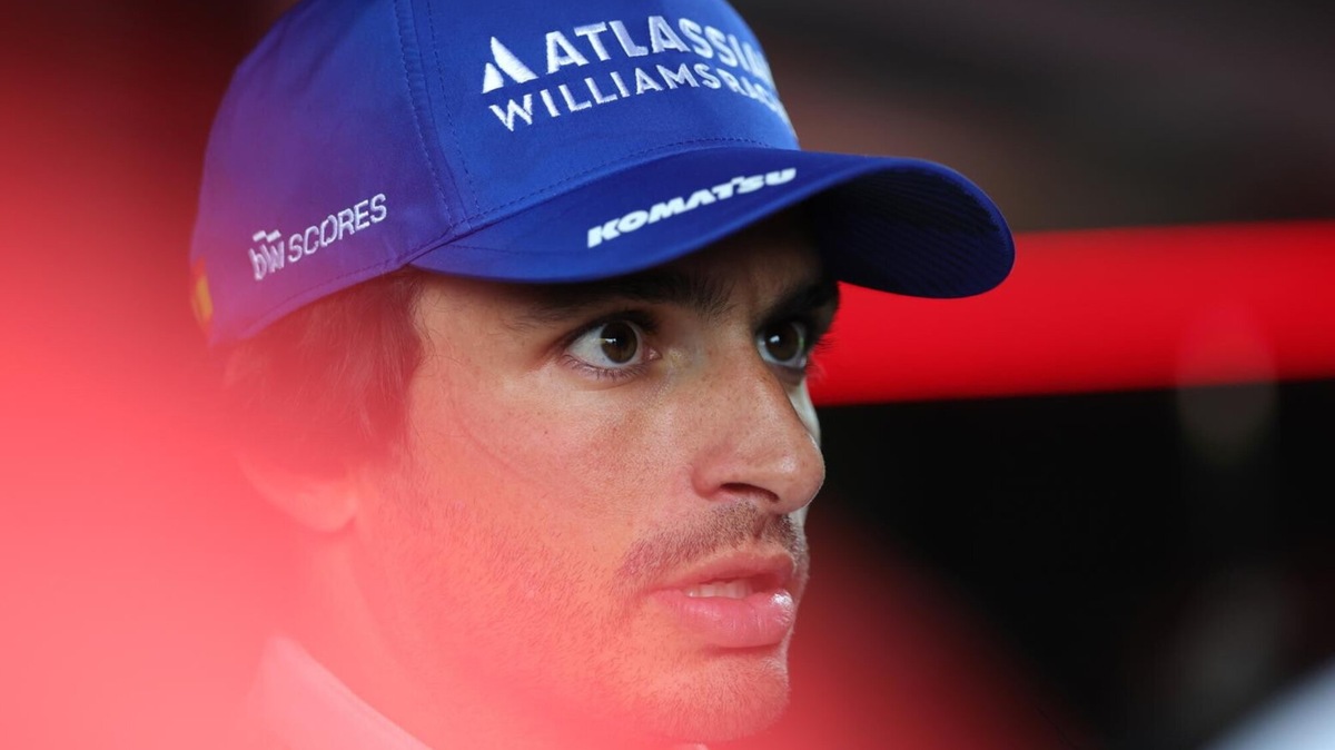 Carlos Sainz amareggiato: “Non capisco questa penalità”