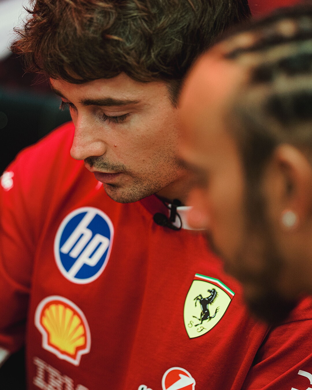 Scacchi a Baku: Leclerc e Hamilton contro il Grand Master azero