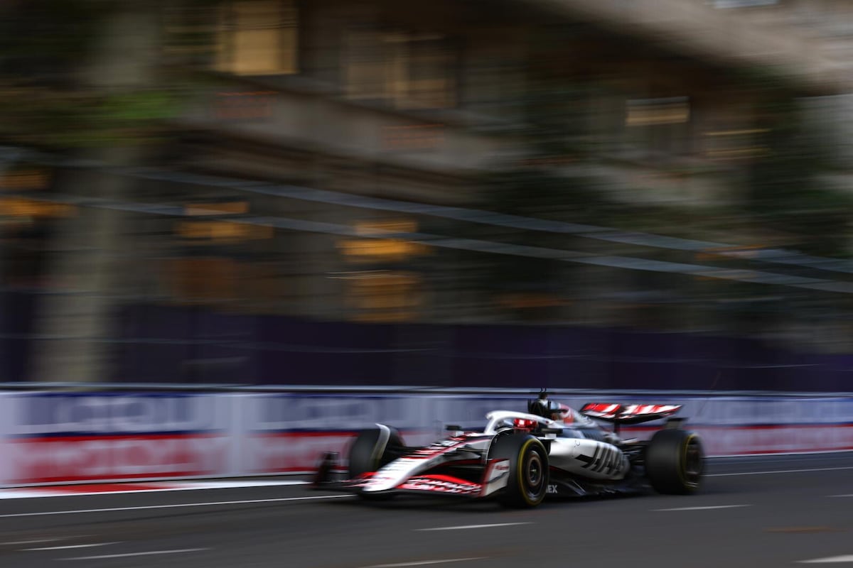 La griglia di partenza del GP dell'Azerbaijan: Carlos Sainz in P2, dietro a Max Verstappen