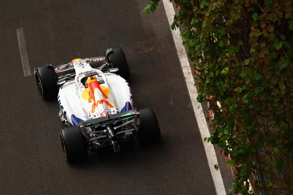 La griglia di partenza del GP dell'Azerbaijan: Carlos Sainz in P2, dietro a Max Verstappen