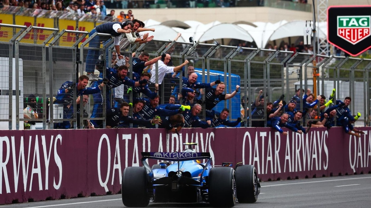 Sainz sul podio a Baku: un traguardo importante con Williams