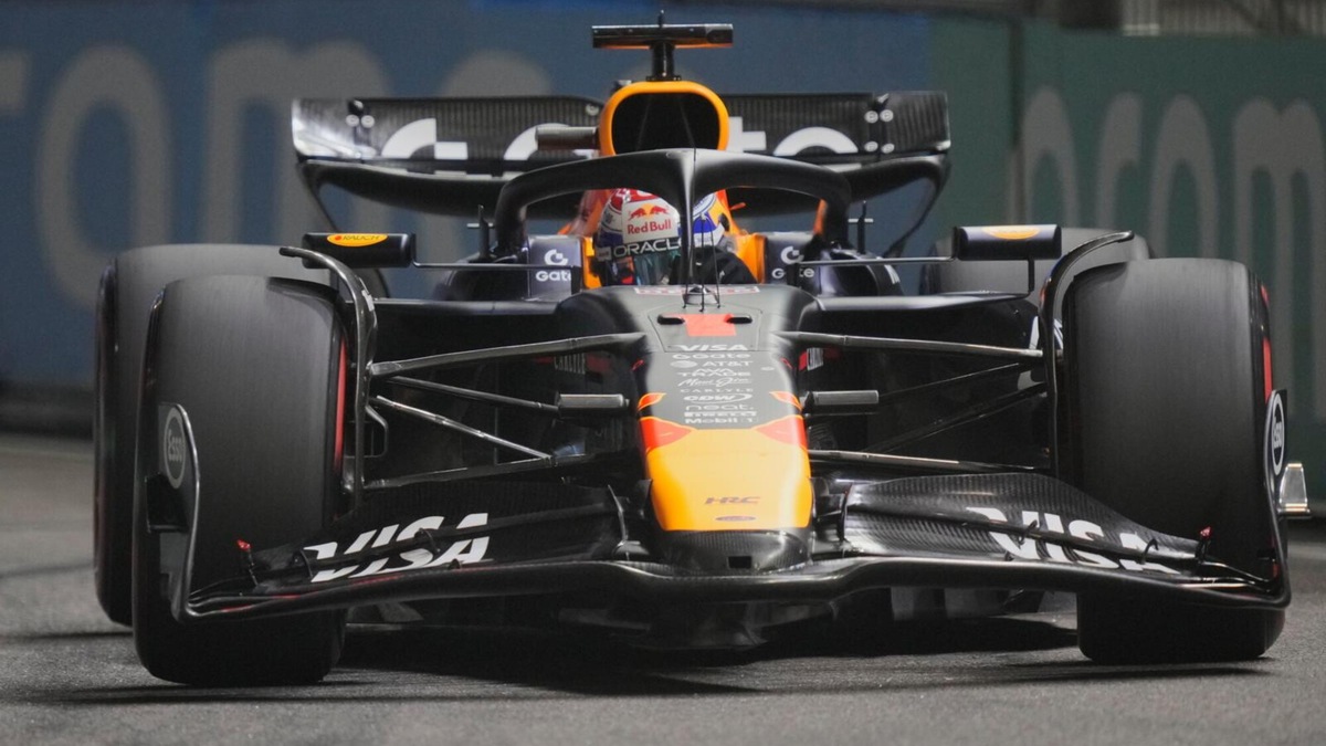 Verstappen: "Peccato per la pole mancata, ma la RB21 è competitiva"