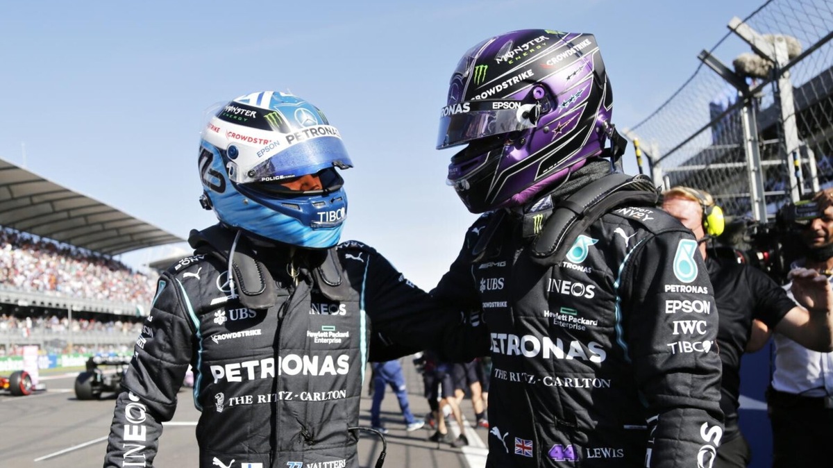 Bottas su Hamilton in Ferrari: “Non è facile cambiare squadra”