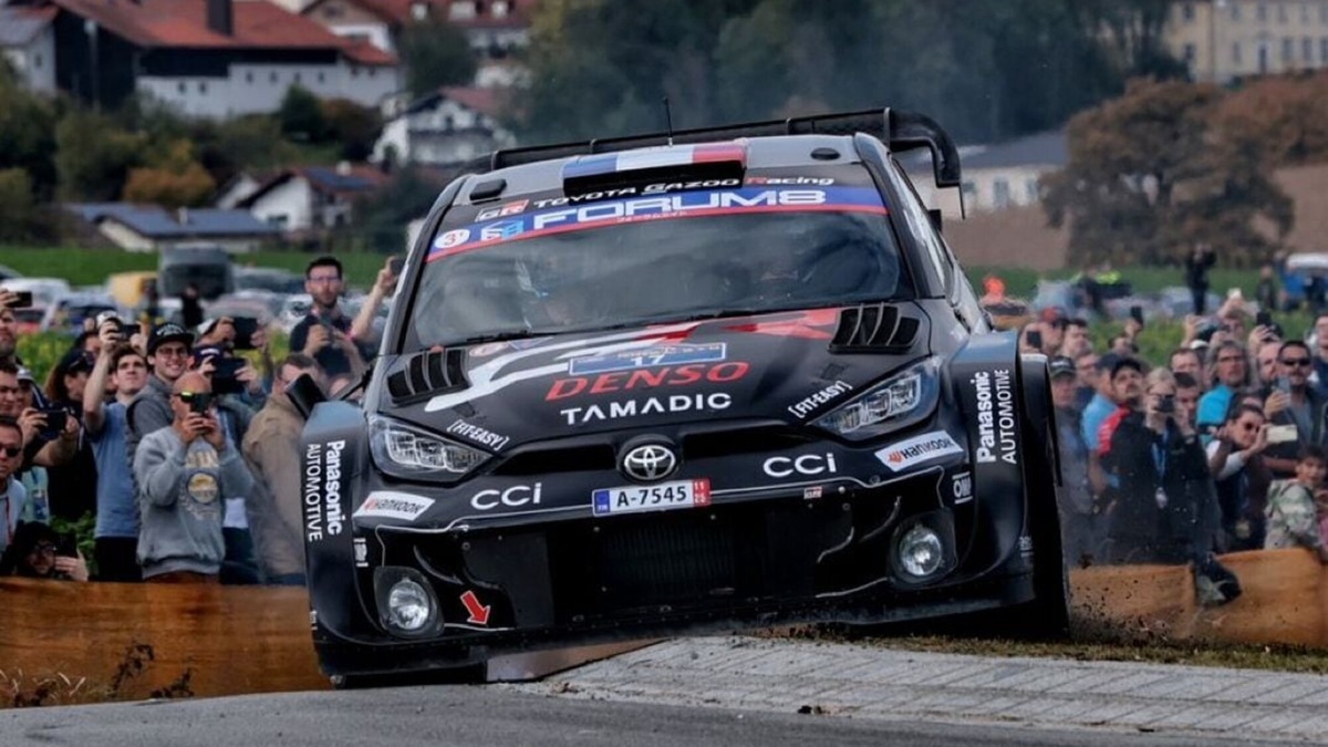 WRC, Ogier leader dopo la prima tappa al CER