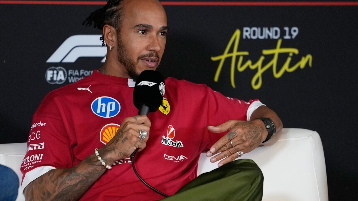 Hamilton, focus sul 2026: "Voci intorno al team non aiutano, GP di prova per migliorare"