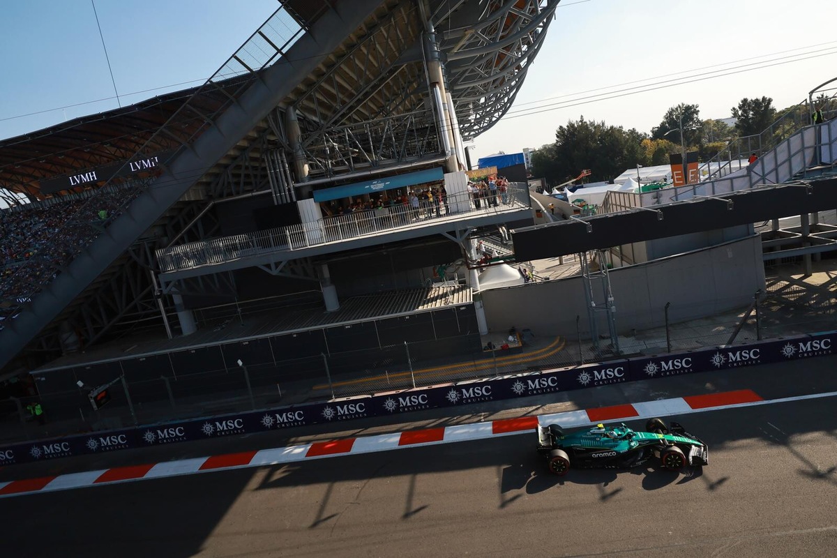 Colpo Ferrari: Leclerc in prima fila, Hamilton terzo. Ecco la griglia di partenza del GP del Messico