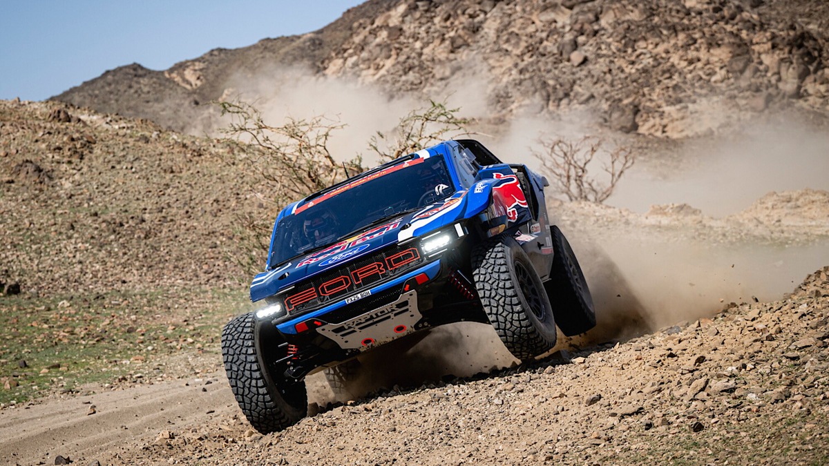 Dakar 2026, 3^ tappa: Ford si prende la scena, Al Attiyah e Loeb attardati