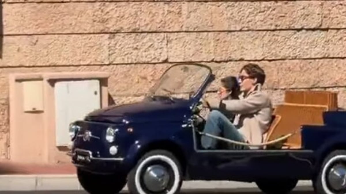 Russel torna dal match di Sinner in una costosissima Fiat 500: di che modello si tratta?