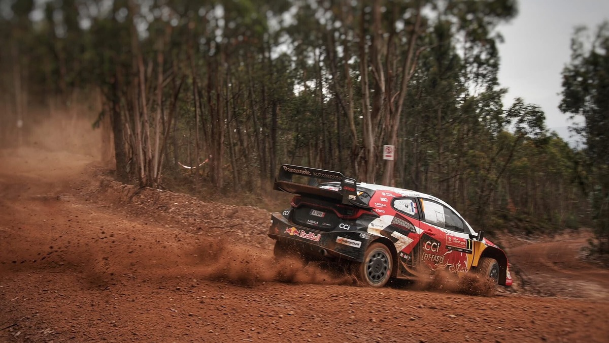 Ogier sempre leader in Portogallo dopo la terza tappa
