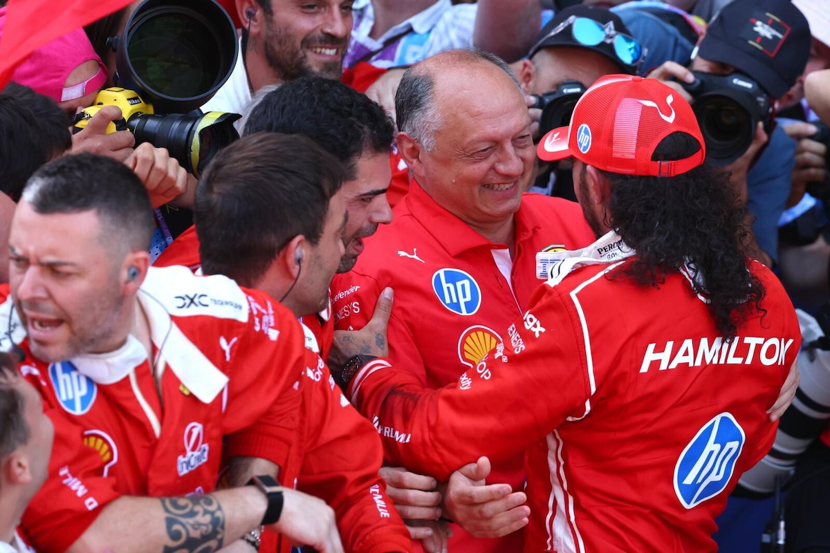 Lewis Hamilton vince la sua prima gara in Ferrari!