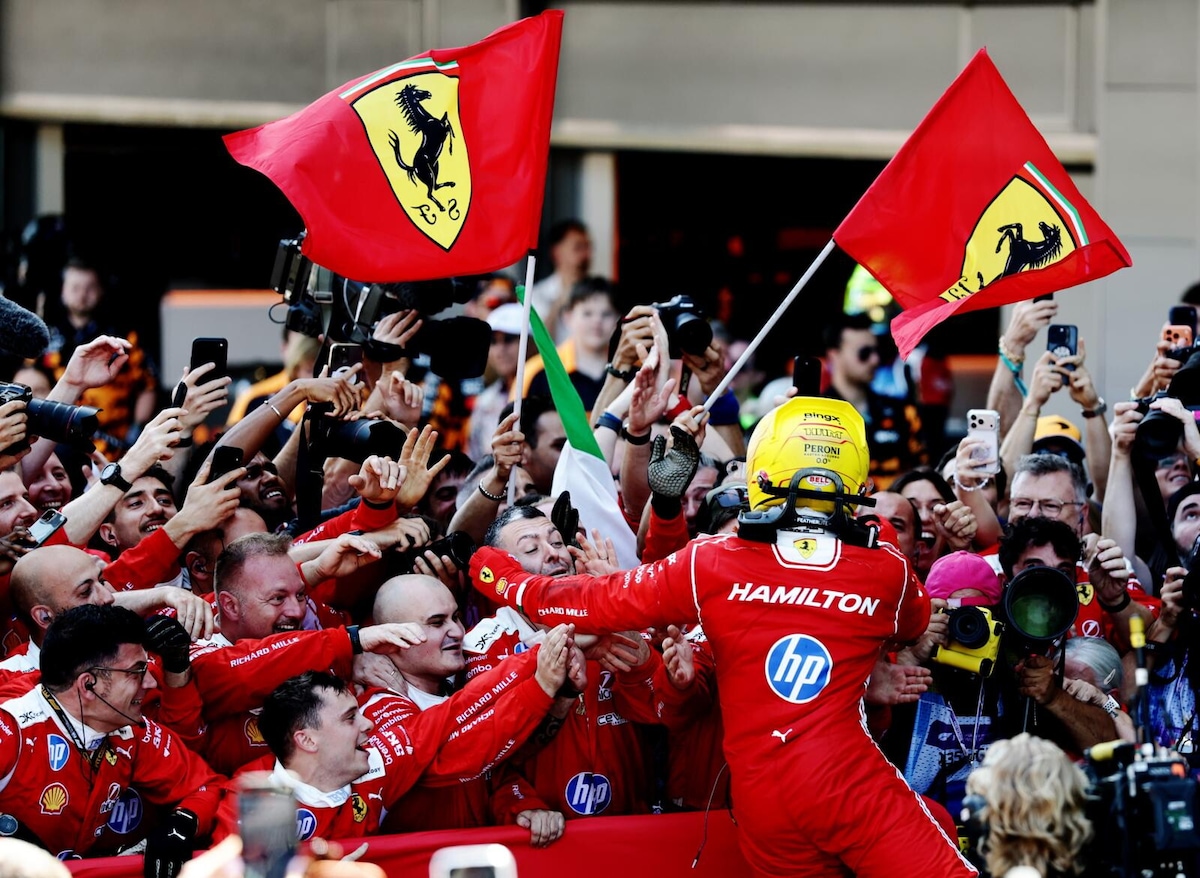 Lewis Hamilton vince la sua prima gara in Ferrari!