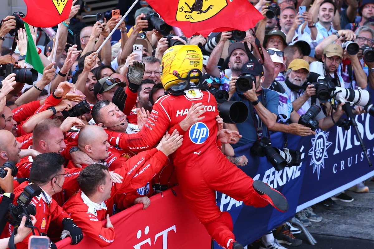 Lewis Hamilton vince la sua prima gara in Ferrari!