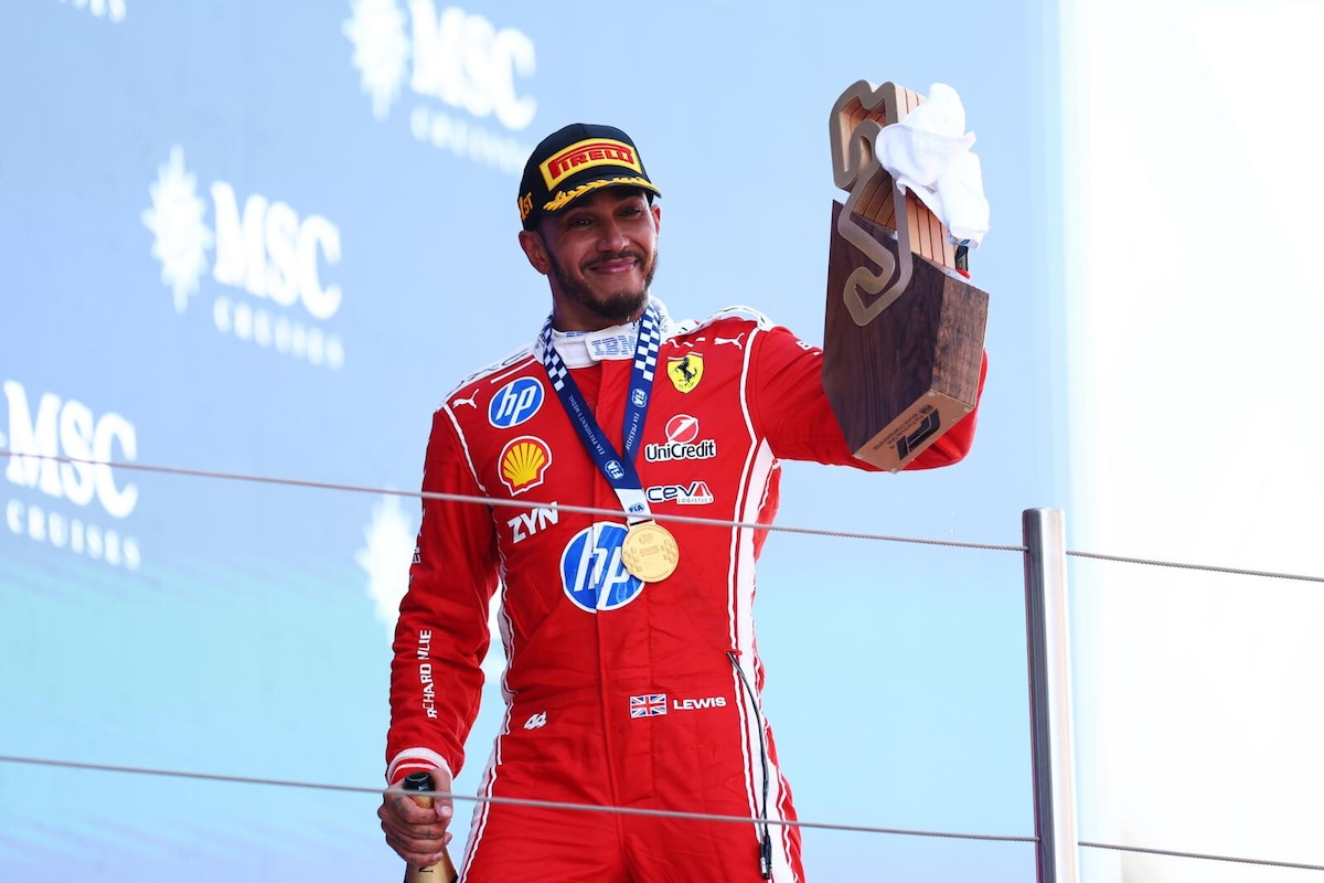 Hamilton sale sul gradino più alto a Barcellona per la prima volta in Rosso