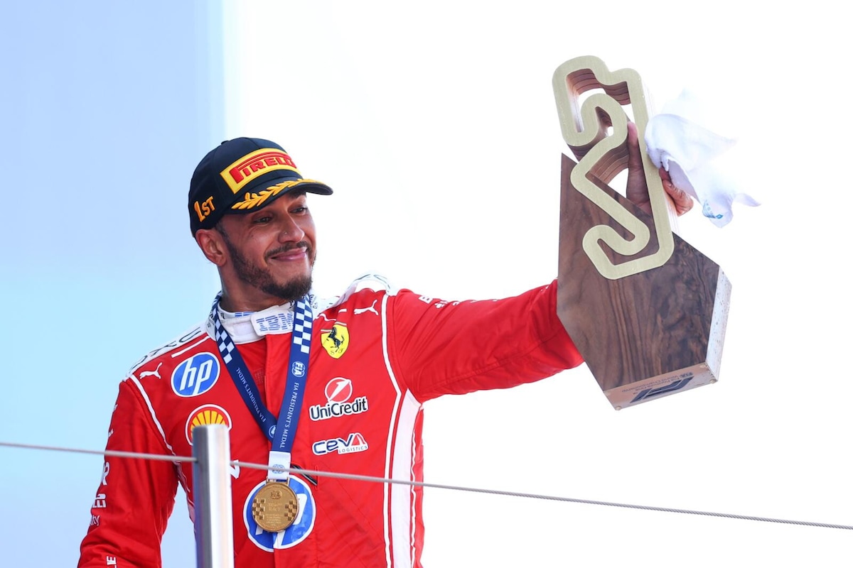 Hamilton sale sul gradino più alto a Barcellona per la prima volta in Rosso