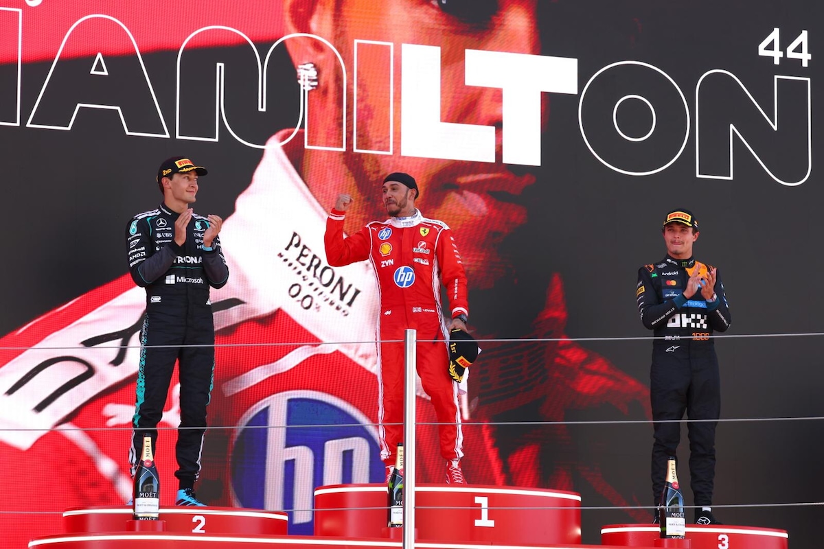 Hamilton sale sul gradino più alto a Barcellona per la prima volta in Rosso