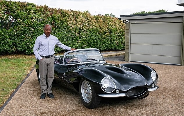 Anthony Hamilton come il figlio Lewis, addio a 27 auto di lusso del suo garage