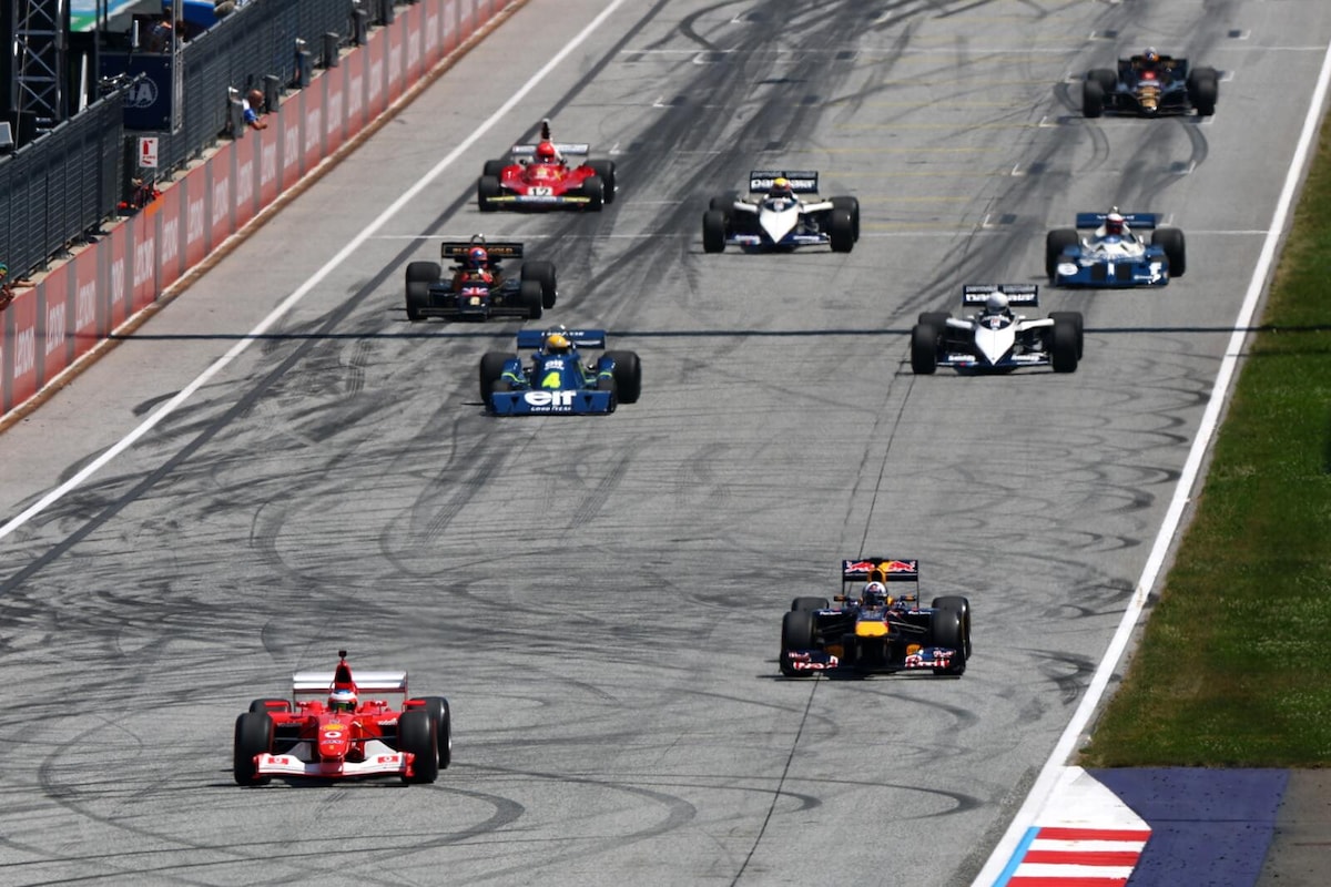 Dalla Tyrrell a 6 ruote alle Ferrari di Schumi e Lauda: parata di leggende al GP Austria