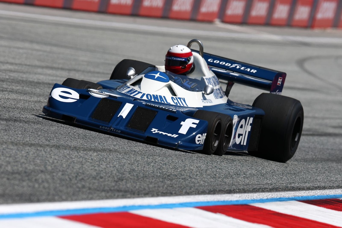 Dalla Tyrrell a 6 ruote alle Ferrari di Schumi e Lauda: parata di leggende al GP Austria
