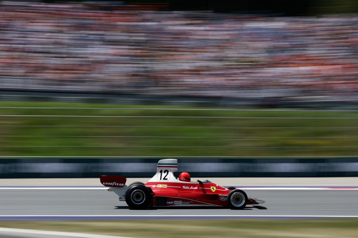 Dalla Tyrrell a 6 ruote alle Ferrari di Schumi e Lauda: parata di leggende al GP Austria
