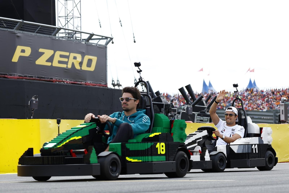 F1 Silverstone, i piloti scendono in pista con le monoposto Lego